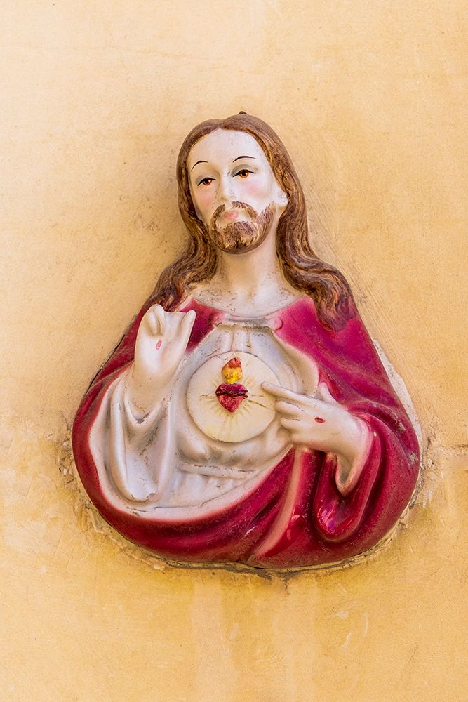 Malta, Birgu. Sacred Heart of Jesus plaque.